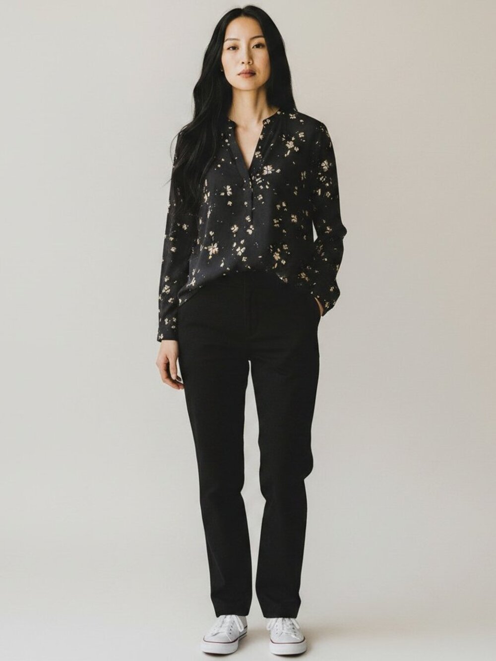 Hilary Radley Floral Blouse Black Gold V-Neck Long Sleeve Button Dark Academia L
